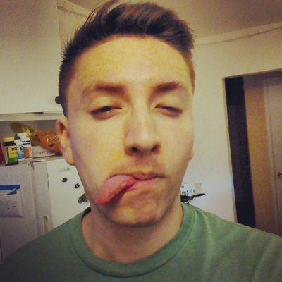 IartColours's profile picture. Never basic, always articulate.