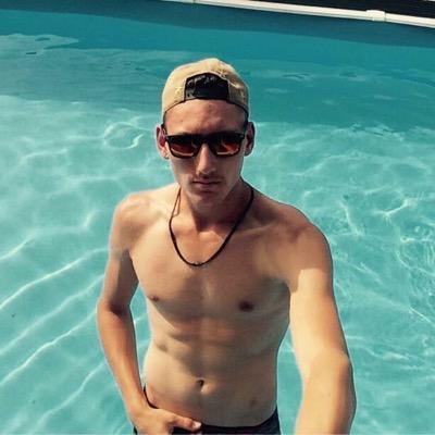 Dimitrivllz's profile picture. 