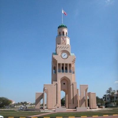 يكفينا شرف بأن والدنا ملك القلوب من ابناء رفاع العز التي ستبقى شامخه برجالها الاسود _البحرين