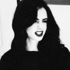 I have 16 years, without family, only a witch who's stuck to the powers of his ancestors x---x this is my story