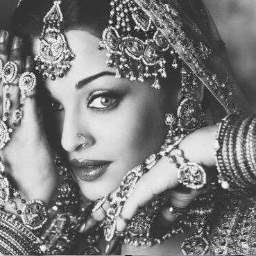 nadiamalik331's profile picture. youre as hot as my moms biryani