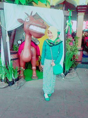 meymhrn's profile picture. damn 16 mei. i'm not perfect. i'm only human. tweeting my everyday thoughts in 140 characters or less