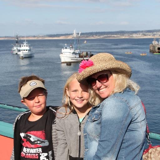 chouseoes's profile picture. Event girl, mom, and photographer