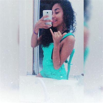 isabelleb495's profile picture. 