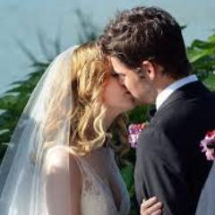 Weddings by Anne Perth Florist providing elegant, beautiful and affordable wedding bouquets and flower arrangements.