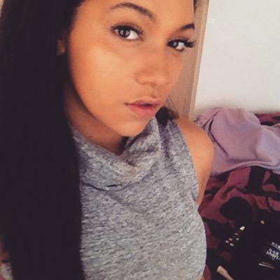 ZoeRebeccax's profile picture. 