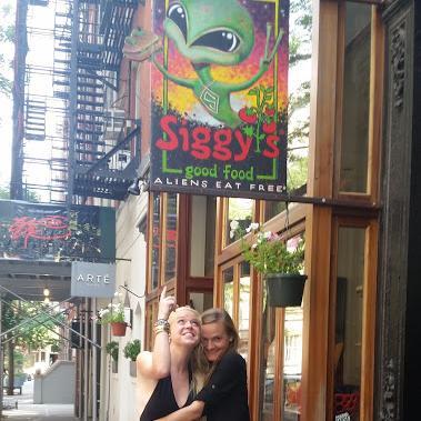 AlienFiance's profile picture. 