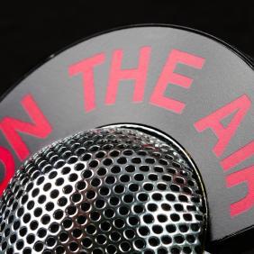 Curated radio+sound art, radio+audio drama, sound poetry, music and more. Radio as a listening/learning ecology, a form of art, a transmission medium for art.