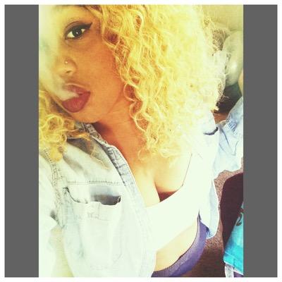 ⚠️NEW TWITTER⚠️ 18; Im Young & Im Living ✨ ♑️ ; ❤️