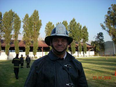 Padre de un hijo maravilloso. Bombero Voluntario integrando las filas de la Gloriosa Segunda Compañía de Bomberos de Ñuñoa - lema: La Vida por la Humanidad.