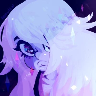 “Not enough space here to write how AWESOME I am. @PearlescentWhim is a big nosed nerd.”