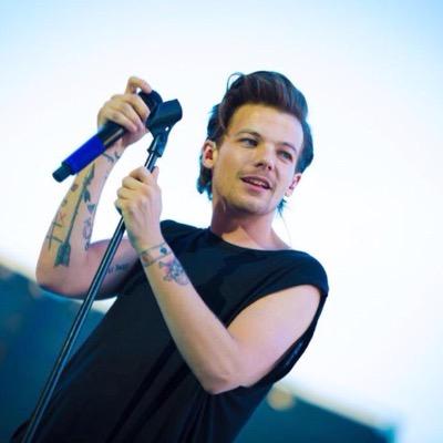 ❝ wanna know my name? ask harry styles bc he has been screaming my name aaall night ❞