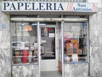 Papelería y  Librería San Antonio, en el centro de Martos, más de 50 años de experiencia en el sector.
C\ San Antonio de Padua, n° 17