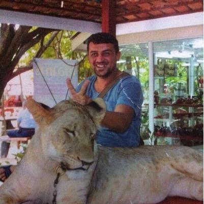 إن تدوين ما يجول في خاطرك هو عبارة عن تفكير بصوت عالٍ يستمر صداه ألى نهاية الدهر / هذا الحساب يرفض العنف وينبذ الكراهية ويطالب بترسيخ العدالة