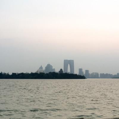 lijzszh's profile picture. 每个人都是有自己的故事，生活在有意无意之间