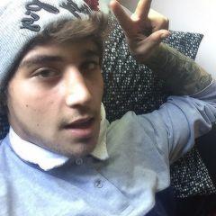 BEAU FOLLOWED ME AND I CAN'T THINK PROPERLY 23/7/15 |
1/5 janoskians