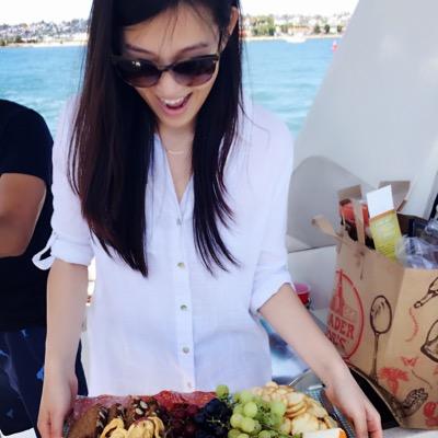 gracehua's profile picture. Healthcare IT product manager and destroyer of all healthy office initatives with baked goods | observe.empathize.innovate.repeat