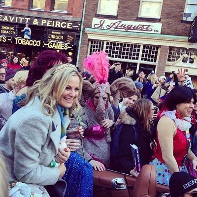 amypopoehler's profile picture. wine mom AND vodka aunt ❤️