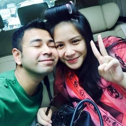 I would rather share one lifetime with you
than face all the ages of this world alone.

( IG : anggun_rans278 )
aa @RaffiAhmadLagi n mb gigi