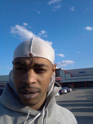 TimothyHarvey13's profile picture. im a good guy just looking for someone who i can fall in with and have family