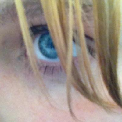 GeeketteAndMore's profile picture. GeeKeTTe. Passionnée de new technologie et choses délirantes #gameuse