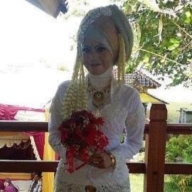 BestariMyra's profile picture. 