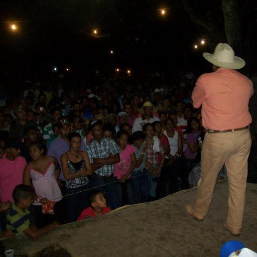 CANTANTE Y COMPOSITOR DE MUSICA LLANERA GANADOR DEL FESTIVAL LA PANOJA DE ORO SILVON DE ORO ARAUCANO DE ORO ORGULLOSO DE MI PAIS Y MI FOLKLORE VENEZOLANO.