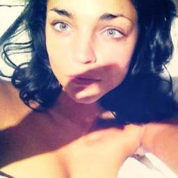 elodieocchiblu's profile picture. Il cazzeggio è qualcosa che non si fa da soli.
 Il cazzeggio genuino è esuberante