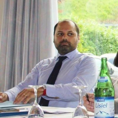 maestrogiacomo's profile picture. nato nel 1978, vivo a Como, sono di Racalmuto, lettore di Sciascia,  maestro e sindacalista CGIL. Di lavoro, scuola, politica e di altre sciocchezze