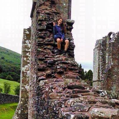 HhDebo's profile picture. internet.