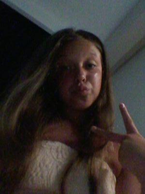 claratoutcourt2's profile picture. salut