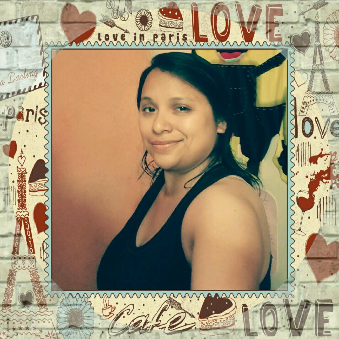 Saris_Q's profile picture. El principio de todos los pensamientos pertenecen al amor. Después, todo el amor pertenece a los pensamientos