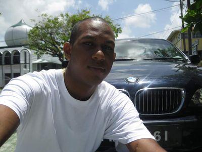 devineidol's profile picture. live,love & laugh...