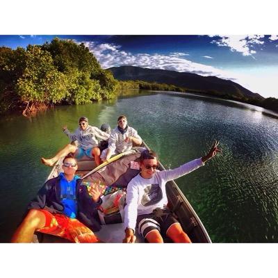 MBopop's profile picture. Surfeur , Footeux , Marseillais & Calédonien #TeamOM #Bielsa