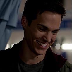 chrisrpgpug's profile picture. à la recherche de ma hlel pr la faire monter au 7ème ciel