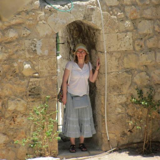 KimberlyMinNYC's profile picture. Book lover, musician, and lawyer.