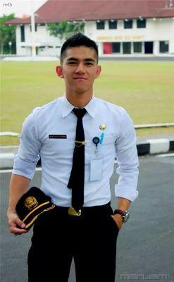 mencari teman hidup yang jelas.ini no 087878963321 atau 574D7ae3 . khusus cewe. tidak utk gay n homo.