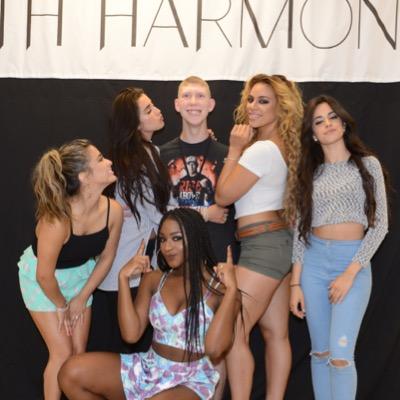 WWE fan, 5H fan friend & 5H is part of my family. John Cena is my fav wrestler & met the girls on 7/17/15 & LoLo is my girl, but I love my 5H girls ❤️