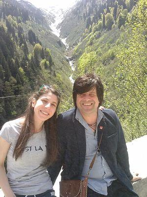 cc71848a8885463's profile picture. c.h.p de siyasetçi/emekli memur/aksesuar tasarımcısı/düşünür