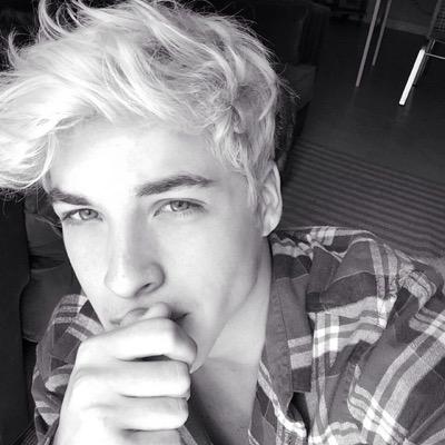 PabloRPGDEGRAD's profile picture. 19 || gay