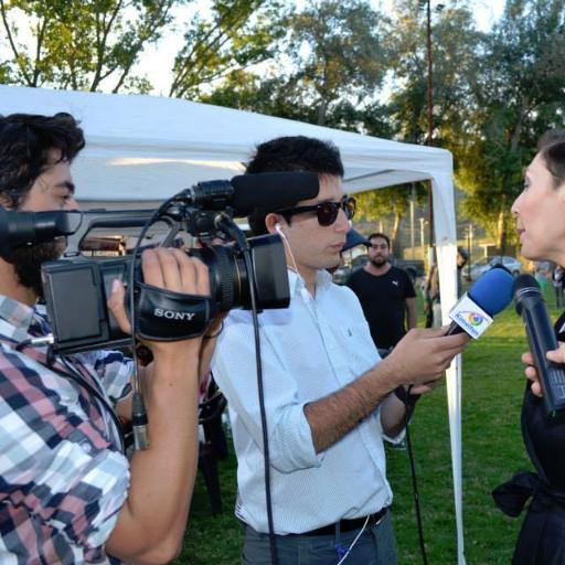 Joven comunicador de Radio estación de Curico,Locutor Radio Licanten. Funcionario de la I. Municipalidad de Licanten y ademas Bombero de la 1cia Romeral