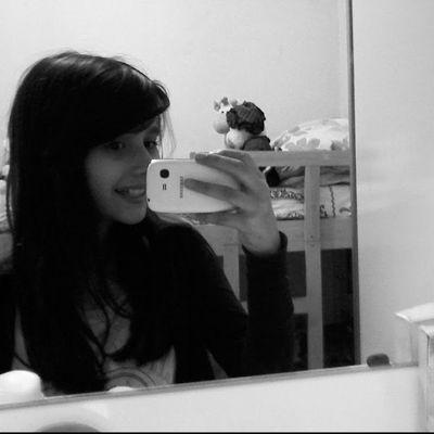 Bibi_S2_S2_'s profile picture. Sou Fc do RezendeEvil e não ligo para haters :*