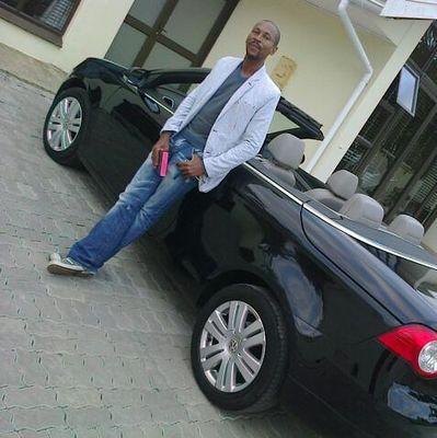 VusiMkula's profile picture. Entrepreneur