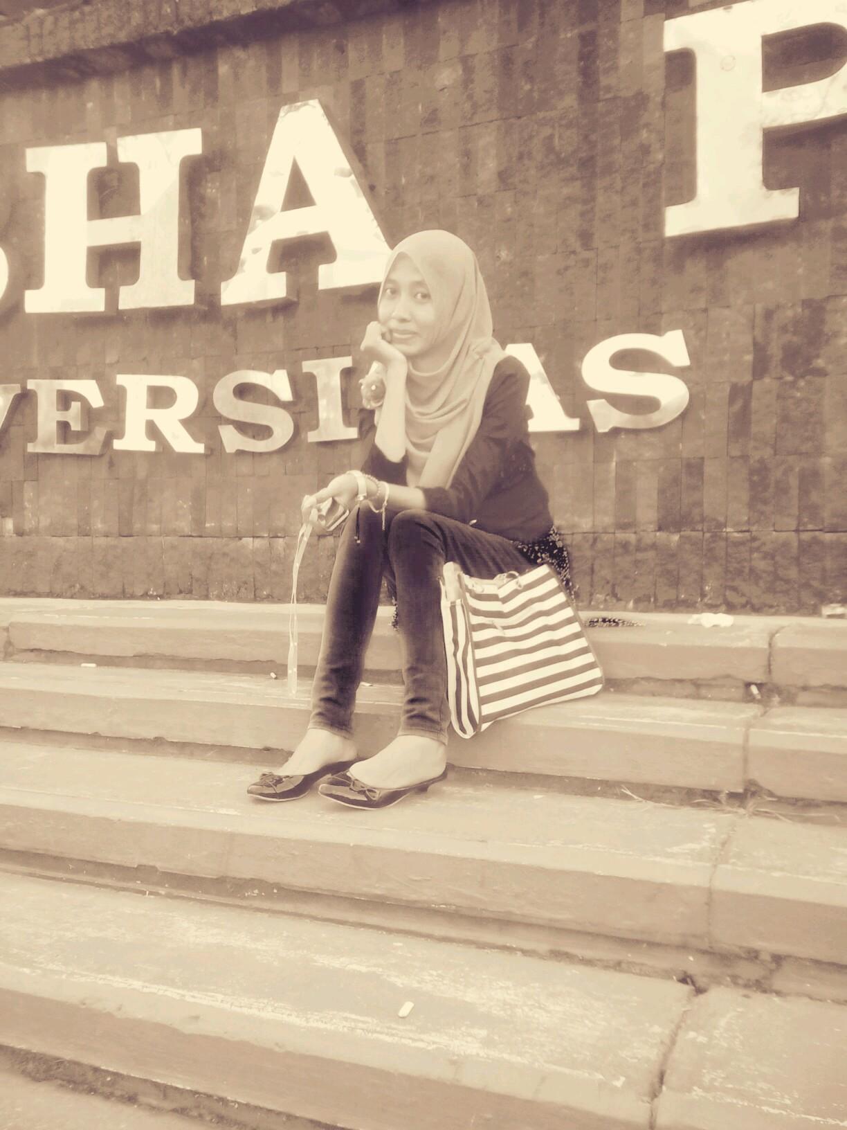 soer_yani's profile picture. Gadis Pemalu, Pendiam dan Pelupa