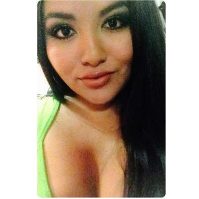 ..Hay humildad y amistad siempre y cuando así me busquen. (: