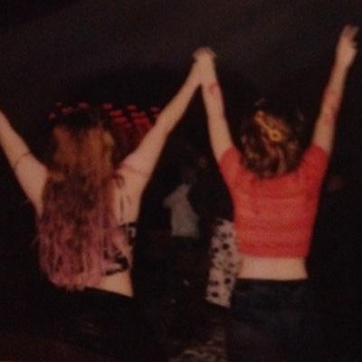 Food is life, but 5SOS is a close second..!!!!! PIZZA¡¡!! (i'm on the left^^)Instagram: _beautiful_life_xo