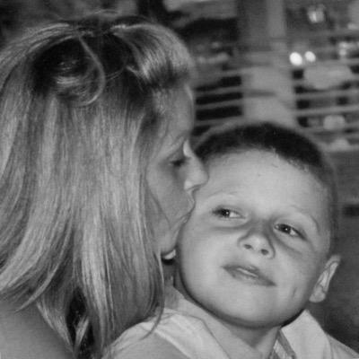 leeanndaen123's profile picture. 