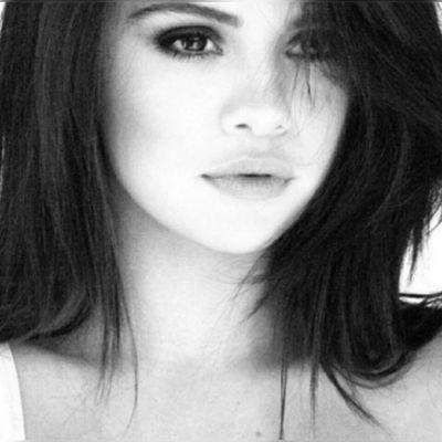 2000_selenator's profile picture. #ProudSelenator 
Love Yourself First ❤