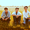 follow me, i'll follow you. easy stuff. ( : i love the jonas brothers, selena, miley, everyone.
