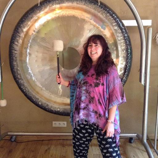 Laughter Yoga Trainer & Gong Bath Meditation facilitator in Glastonbury and London https://t.co/6NU0LN2Y6H & https://t.co/VsO0852XK8 #odette